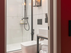 Апартаменты Red room в NikolaevBuilding