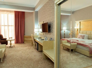 Отель Dilimah Premium Luxury