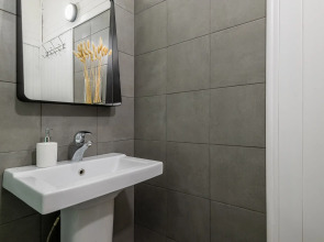 Апартаменты Кварт-Отель, Бережковская Набережная 12