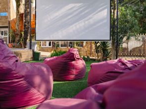 Отель Максим Парк-Лоо