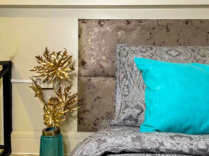 Апартаменты Стильная 2х-уровневая Cтудия рядом с метро Тульская