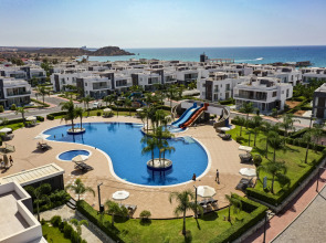 Four Season Li̇fe Resort