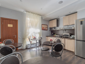 Ларго у Невского проспекта