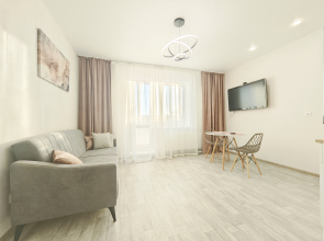 Квартира комфортные Ивана Захарова 18/2