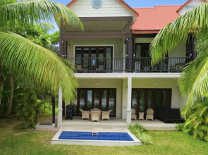 S Vykhodom Na Plyazh Eden Island Villa