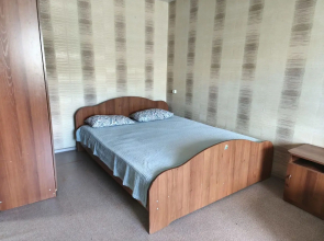 V Istoricheskom Tsentre S Vidom Na Rechnoy Vokzal Flat