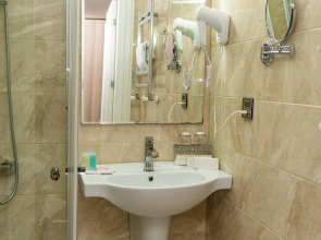 Отель Grand Midway