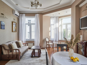 Апартаменты в Доходном доме на Патриарших прудах