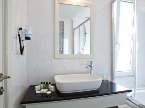 Отель Aren Suites