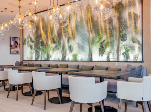 Апартаменты Family Lux с панорамным видом на Остров Мечты и на город