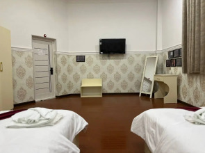 Отель HOME ALONE