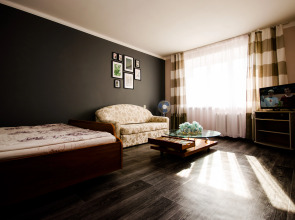 Апартаменты Квартирный Вопрос на Строителей 8