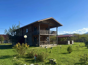 Thach from Travel Hotels Entourage