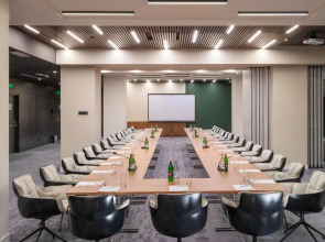 Отель Holiday Inn Yerevan Republic Square, an IHG Hotel