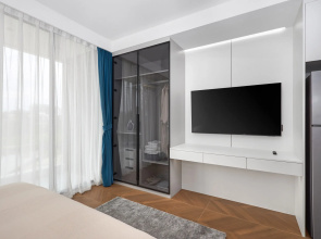 Sunshine Studio E405 Apartments