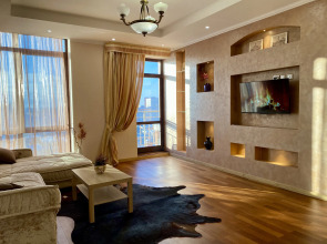 Апартаменты 2-к Элитные апартаменты с видом на Кремль