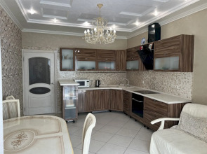 Квартира 8 Просторная 2-к в р-не Дельфинария - до моря 10 мин