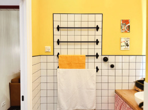 Квартира в тихом дворе с раздельными комнатами и с сауной на Невском