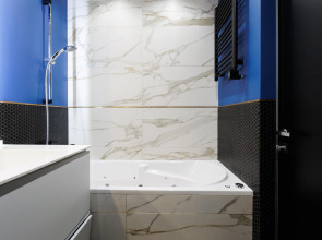 Апартаменты Gerbera Флотилия 2к Джакузи