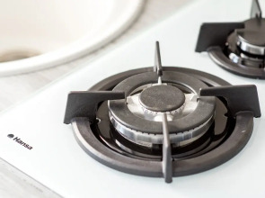 Апартаменты Тихая студия 38кв.м,напротив Центрального Парка,вокзал пешком