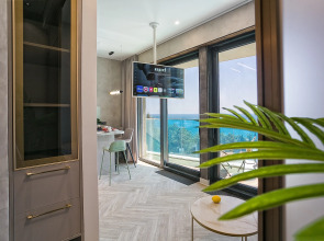 Апартаменты Студия с террасой и видом на море в Скай Плаза 3