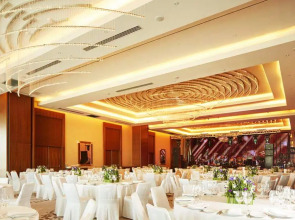 Отель Ренессанс Минск Конгресс и СПА Центр