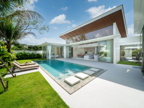 Swimming Pool Villa