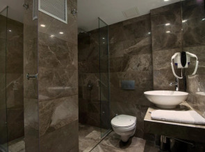 GK Regency Suites