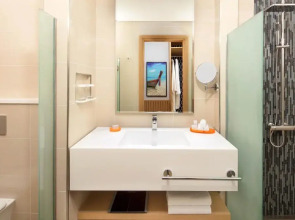 Курортный отель Centara Mirage Beach Resort Dubai