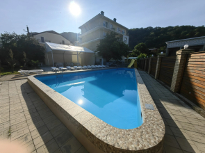 Lelyuks Guest House