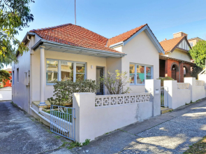 Private Beach House in Bondi Apartments