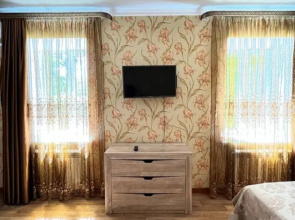 Tikhaya Dvukhkomnatnaya V Kurortnoy Zone Flat