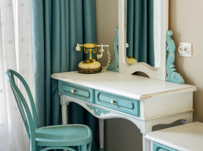 Квартира Окно в Париж