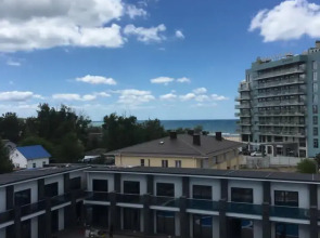 Апартаменты у моря с видом на бассейн