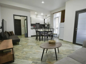 Квартира Огромная трехкомнатная квартира напротив подъемника