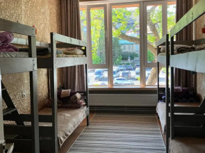 V Tsentre Guniba Hostel