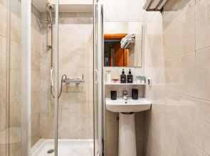 Апартаменты для двоих гостей с 1 кроватью (1 эт или 2 эт)