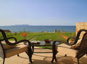 Beach front Maria Villa