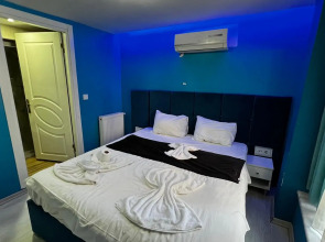 Отель Moon Blue