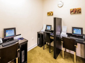 Holiday Inn Express Dubai Airport an IHG Hotel