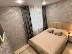 Krasivaya Trekhkomnatnaya V Tsentre Permi Flat