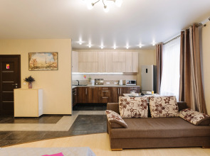 Апартаменты 9 ночей с видом на речку на Коммунальной 1