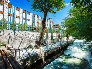 Отель River Inn