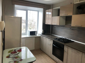 Апартаменты 1 Яр-сутки на Угличской 3