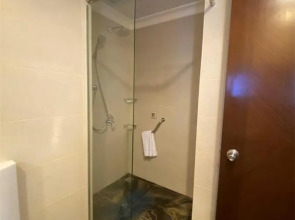 Parkside Hotel & Apartments