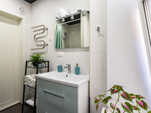 Комфортные апартаменты для троих с видом во двор