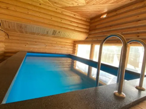 Дом с Бассейном