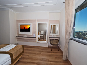 Отель Bulvar Palas Old City