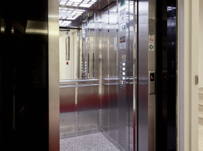 Albinas Hotel Old City