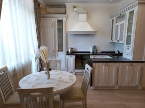 Tsentr, Komfort Plyus Flat